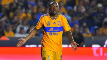 El defensa brasileño no tiene su futuro claro aunque no entra en planes de los felinos