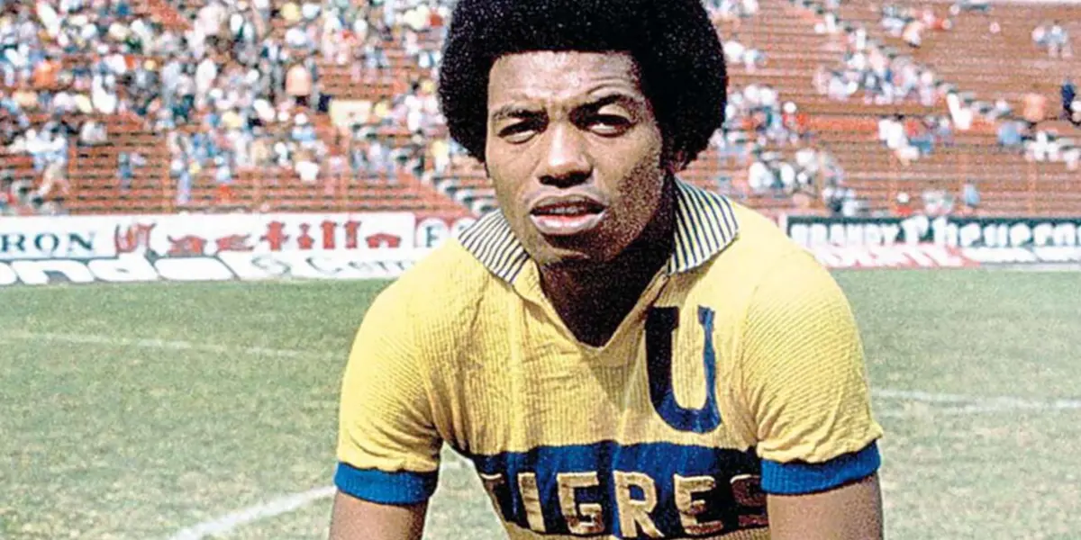 El Peruano con la playera de Tigres / @LaRepublicaPe