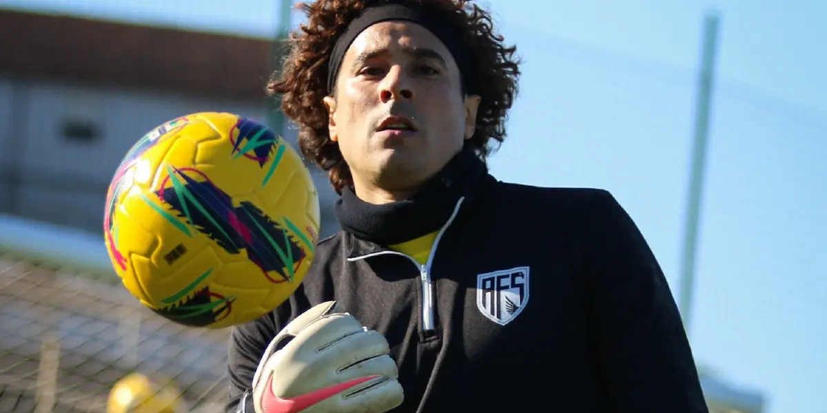 El portero mexicano no la está pasando bien en Portugal