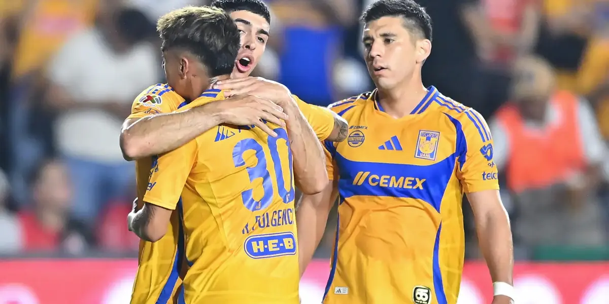 Equipo de Tigres celebrando gol (FUENTE: Goal.com)