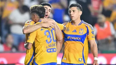 Equipo de Tigres celebrando gol (FUENTE: Goal.com)