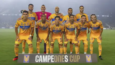Equipo de Tigres previo al juego (FUENTE: TV Azteca)