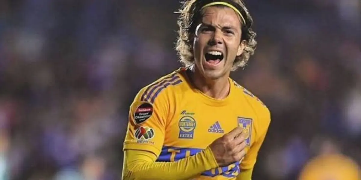 Este futbolista se vería beneficiado por la salida del atacante mexicano