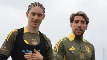 Flores y Gorriarán en el entrenamiento universitario / Foto: @TigresOficial