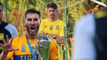 Gignac junto a Paunovic (FUENTE: Somos Tigres)