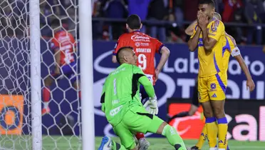 Hubo una jugada que se pudo marcar como falta en contra de los potosinos