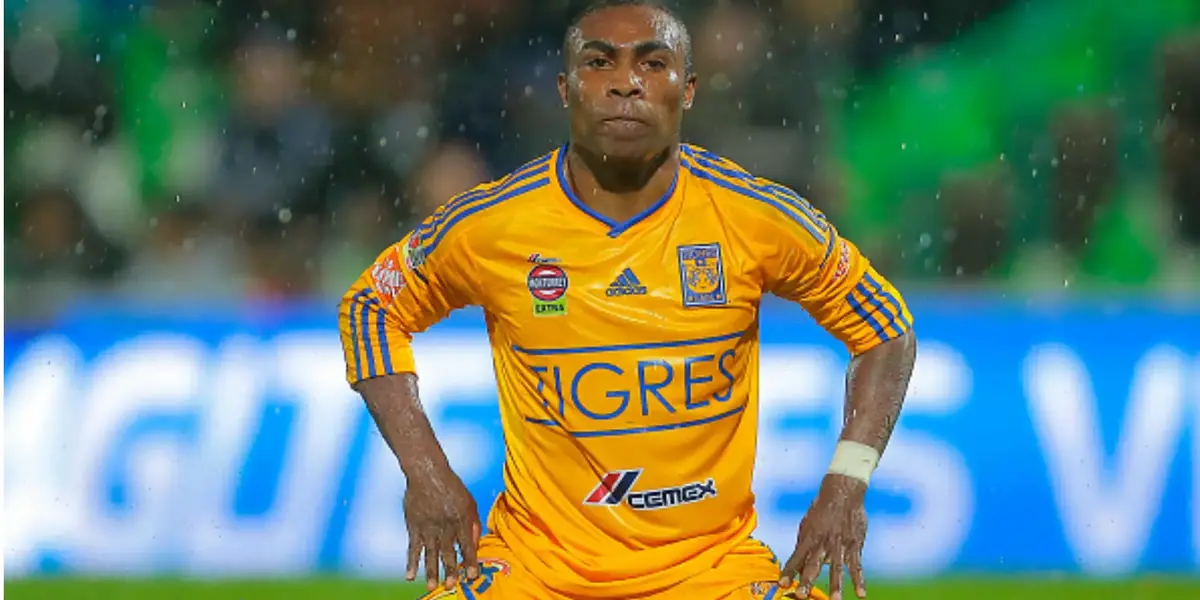Jofre Guerron con el equipo de los Tigres (FUENTE: Goal.com)