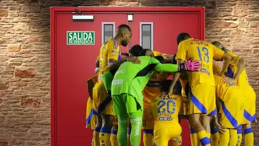 Jugadores de Tigres en la puerta de salida/FOTO: fútbol total