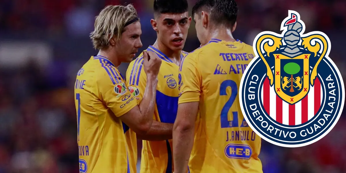 Jugadores de Tigres y escudo de Chivas/FOTO: Tigres