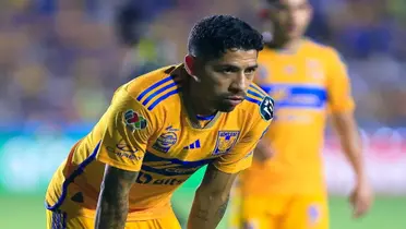 La irrupción de Jesús Garza y el posible regreso de Vladimir Loroña ponen en jaque el puesto de titular de Javier Aquino en la banda derecha