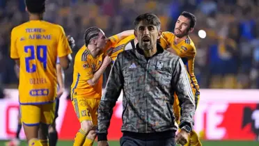 Paunovic y jugadores de Tigres/FOTO: El Futbolero México