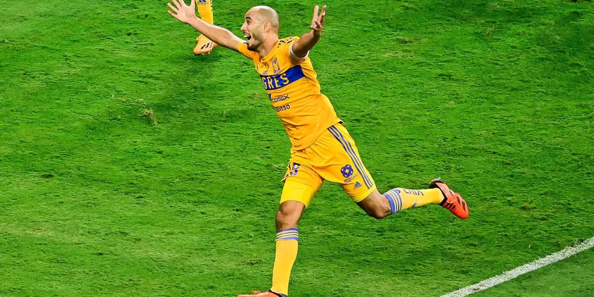 Pizarro celebrando con Tigres / @TigresOficial