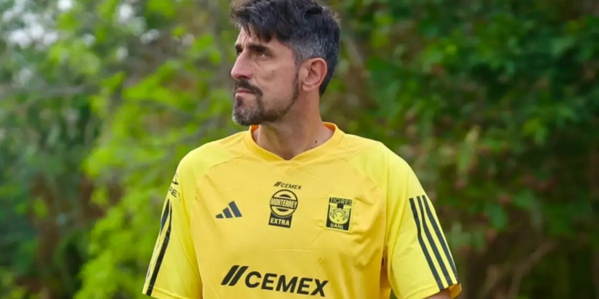 Veljko Paunovic podría buscar el fichaje de uno de sus jugadores en Chivas | Foto: Claro Sports