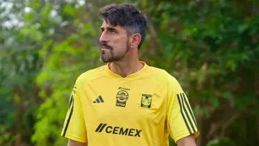 Veljko Paunovic podría buscar el fichaje de uno de sus jugadores en Chivas | Foto: Claro Sports